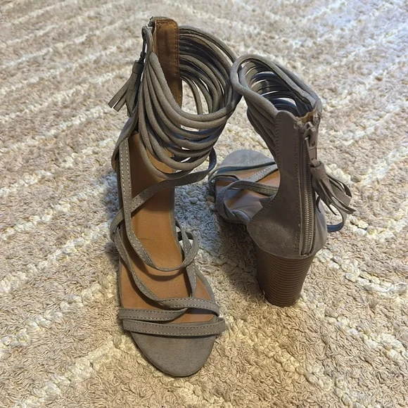 Gray suede Charlotte Russe heels - Picture 2 of 2